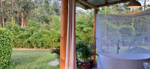Retreat-Guest-House-Side-Porch-Outdoor-Tub-04